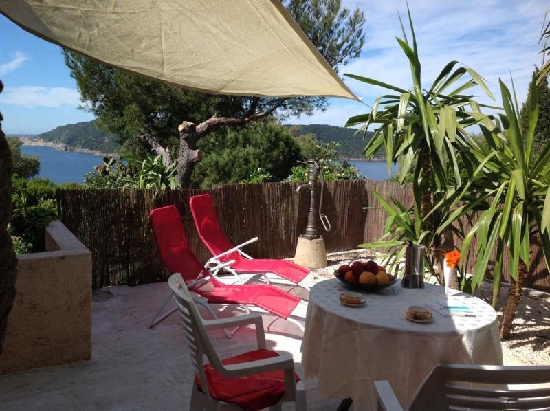 Île du LevantLa Coccinelle公寓式酒店 外观 照片
