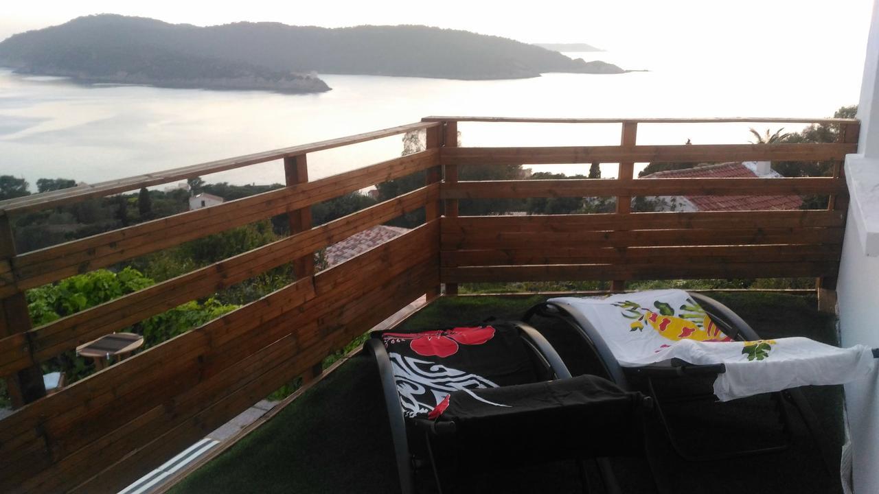 Île du LevantLa Coccinelle公寓式酒店 外观 照片