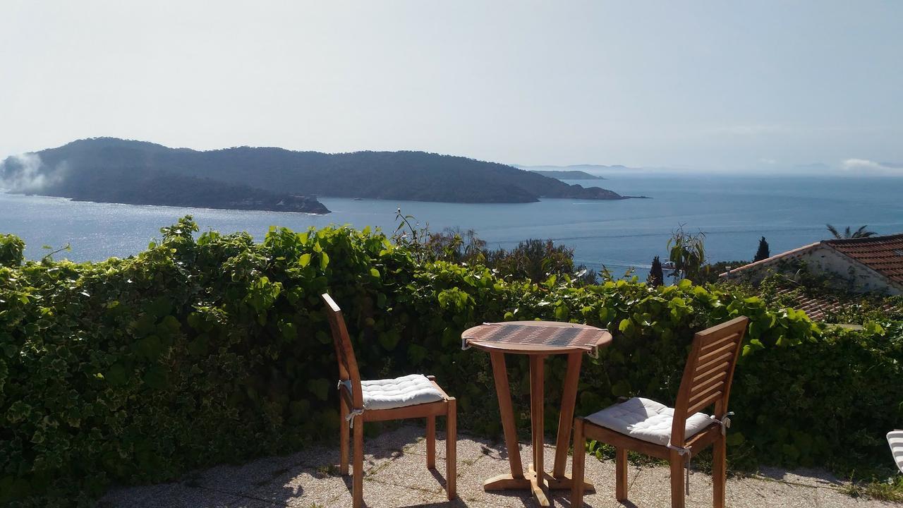 Île du LevantLa Coccinelle公寓式酒店 外观 照片
